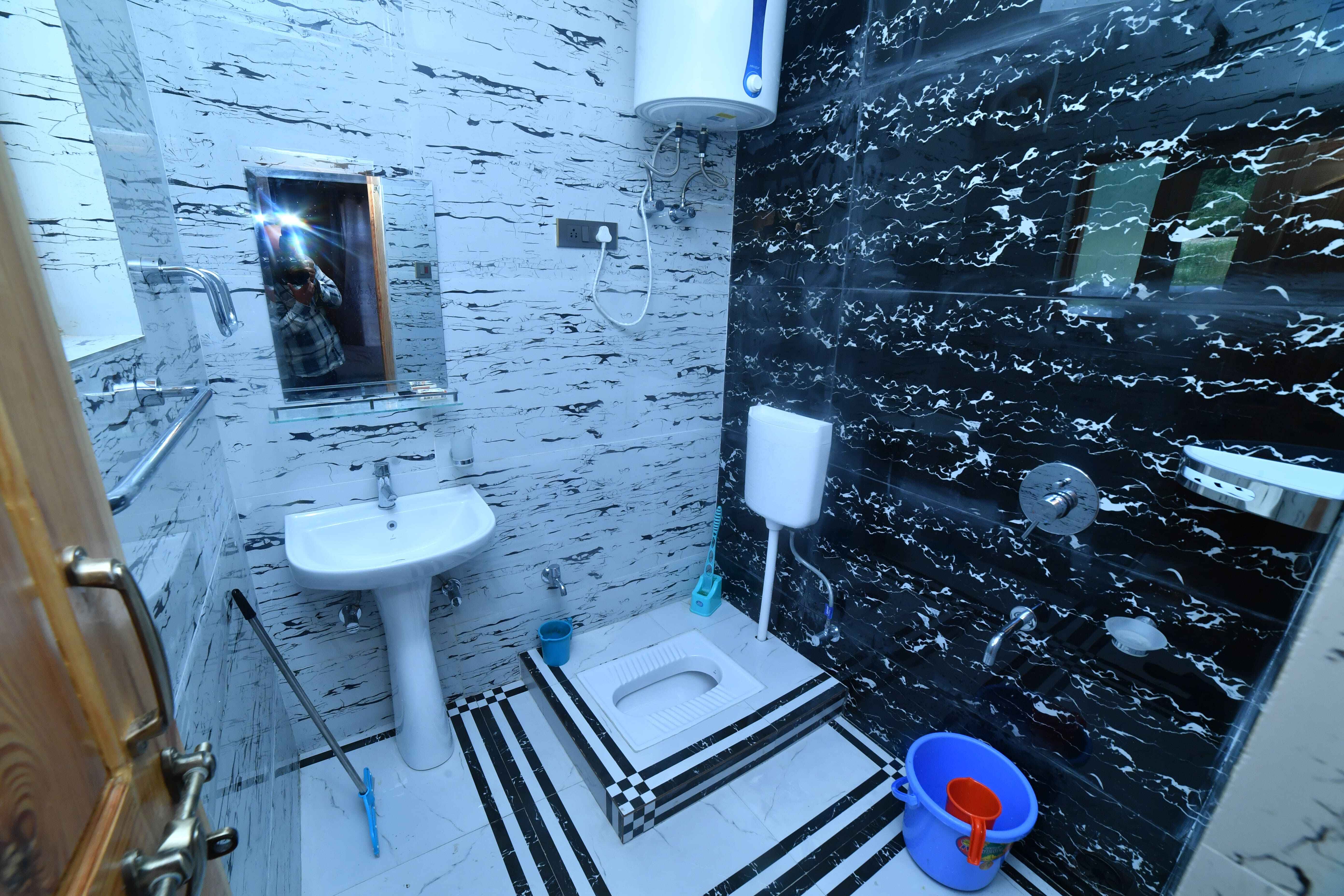 Doodh Ganga Lodge